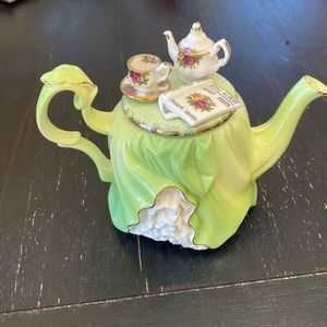 Tea Pot mini Royal Albert great condition